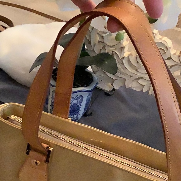 Authentic LV Monogram Vernis Tote Tan - Picture 8 of 9
